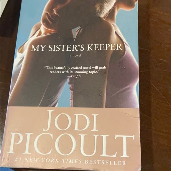 Jodi Picoult and Nicholas Sparks books - Picture 7 of 12